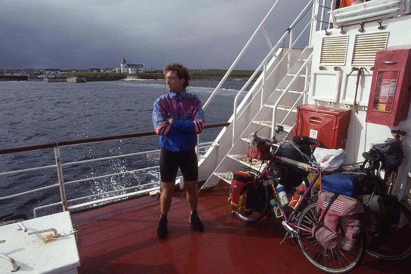RWT 0353 362-27 UK Ferry Leaving John O Groats.jpg